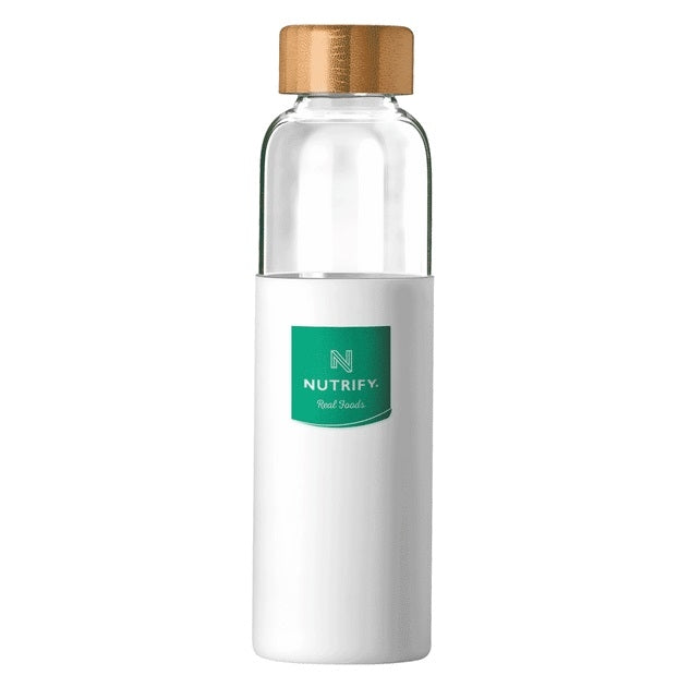 Garrafa de vidro de 600 ml com luva de silicone e tampa de bambu da Nutrify